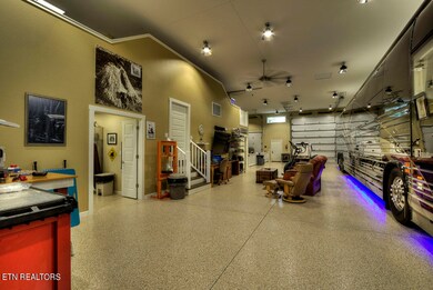 185 Red Oak Dr, Crossville, TN 38555 - photo 2