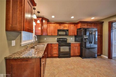 1517 Westwood Dr, Bethlehem, PA 18018 - photo 7