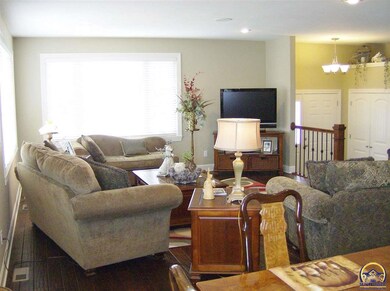 4100 SW Cambridge Ave, Topeka, KS 66610 - photo 7