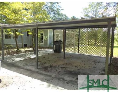 Parking Lot/Garage. CARPORT