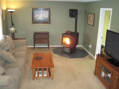 21 Gilson Rd, West Lebanon, NH 03784 - photo 2