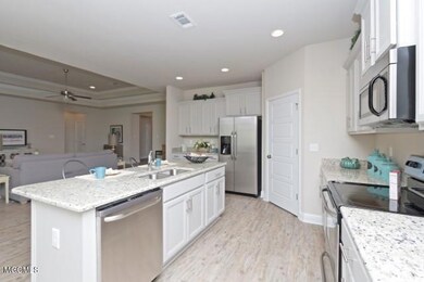 9%20Kitchen3_jpg[2]