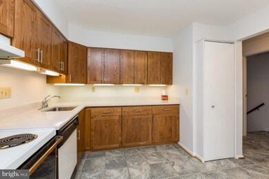 10575 Tolling Clock Way, Columbia, MD 21044 - photo 5