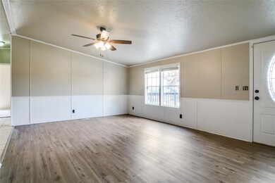 937 Nacogdoches River Dr, Granbury, TX 76048 - photo 2