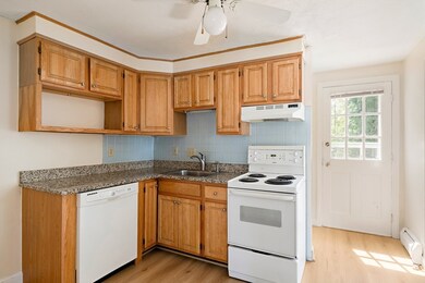 7 Ridge St unit 7, Winchester, MA 01890 - photo 6