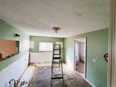 190 D St NE, Linton, IN 47441 - photo 6