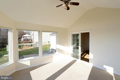 605 Cinnamon Tree Ct, Catonsville, MD 21228 - photo 6