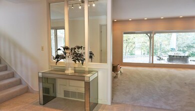 4551 Lanes End - Foyer
