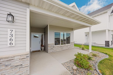 7366 29th St S, Fargo, ND 58104 - photo 3