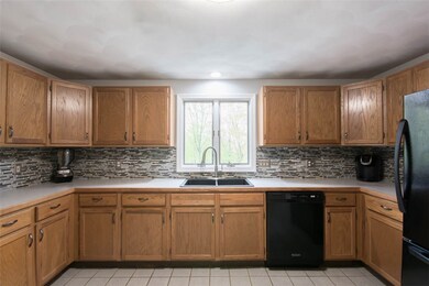 161 Spring Water Dr, Woonsocket, RI 02895 - photo 3