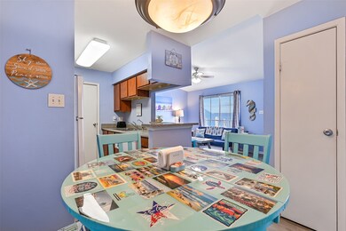 Check out the fun, custom, kitschy dining table (i