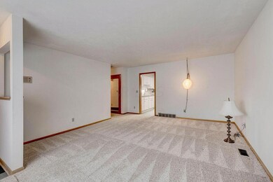 5694 Satinwood Dr, Columbus, OH 43229 - photo 4