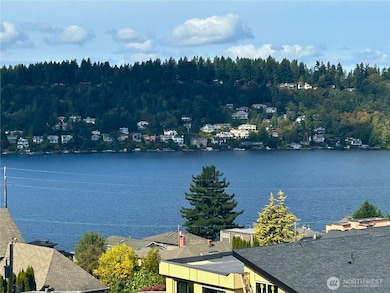 1025 N 36th St, Renton, WA 98056 - photo 2