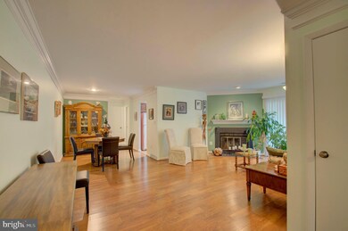 19913 Appledowre Cir, Germantown, MD 20876 - photo 2