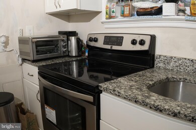 5205 N Englewood Dr, Hyattsville, MD 20785 - photo 4