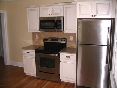 36 Locust St unit 2, Greenwich, CT 06830 - photo 4