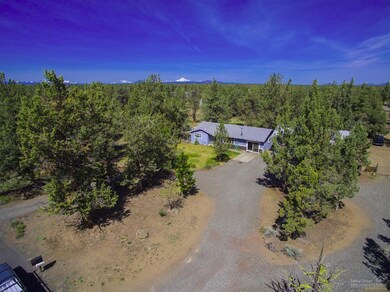 22940 Branding Iron Ct, Bend, OR 97701 - photo 2
