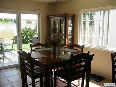 Kitchen dining area