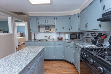 107 Vera St, Warwick, RI 02886 - photo 6