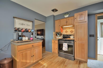 W178N8846 Queensway St, Menomonee Falls, WI 53051 - photo 5