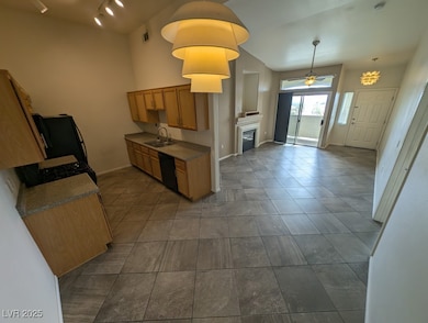 3504 Desert Cliff St unit 203, Las Vegas, NV 89129 - photo 4
