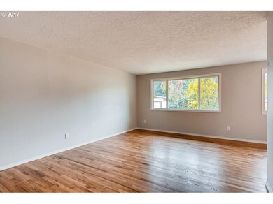 725 NE 19th St, Gresham, OR 97030 - photo 3