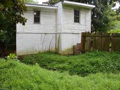 1401 E 22nd St, Winston Salem, NC 27105 - photo 3