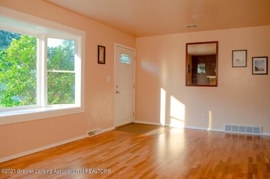 - LIVING ROOM 2