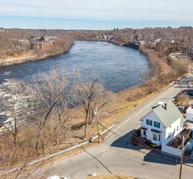344 Stackpole St, Lowell, MA 01852 - photo 2
