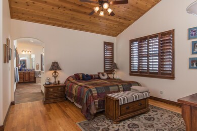 05 - Master Bedroom