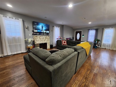 19614 104th Ave, Jamaica, NY 11412 - photo 5