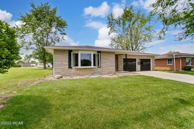 225 N Wentz St, Wapakoneta, OH 45895 - photo 2