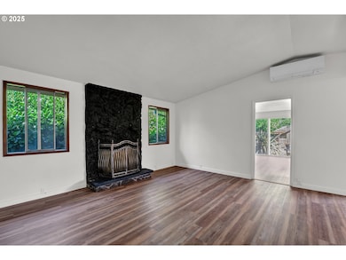 Living Room-Vaulted Ceilings