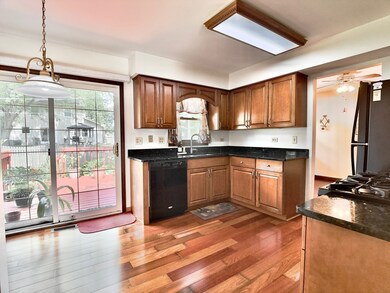 541 Chippewa Trail, Carol Stream, IL 60188 - photo 4