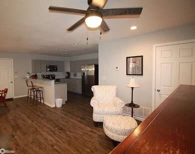 512 E Stuart St, Clarinda, IA 51632 - photo 4