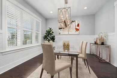 Virtually staged dining room