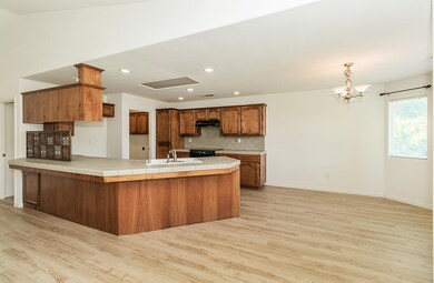 041024-2318-E-Cherry-Ave-Visalia-CA-06