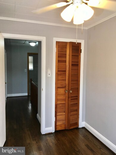 364 Grovethorn Rd, Middle River, MD 21220 - photo 2