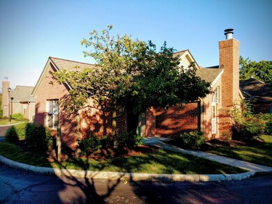 913 White Willow Ln unit 913, Columbus, OH 43235 - photo 2