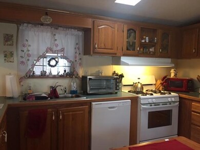 67 anna Robert Kitchen