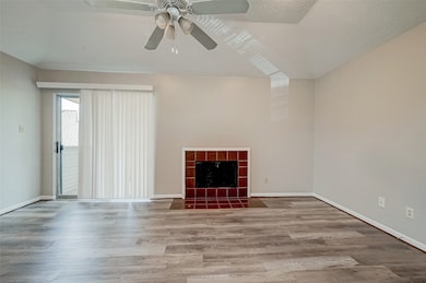 11503 Meadow Ln unit D, Stafford, TX 77477 - photo 6