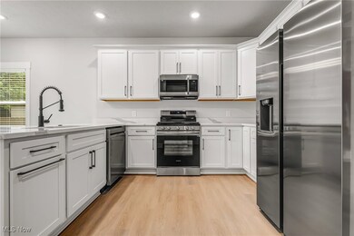 300 N Bissell Rd, Aurora, OH 44202 - photo 2