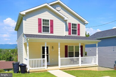 437 Stonewall St, Strasburg, VA 22657 - photo 2