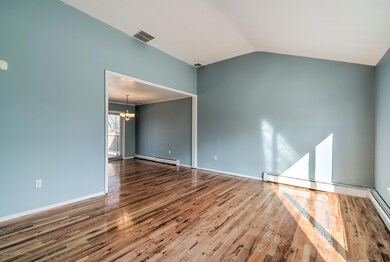 008_LIVING ROOM