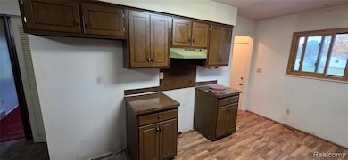 3414 N Genesee Rd, Flint, MI 48506 - photo 7