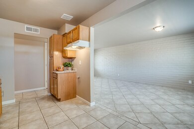 West Riverview Street-14