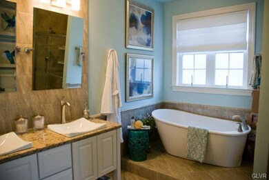 4367 Allegiant St unit 92, Center Valley, PA 18034 - photo 5