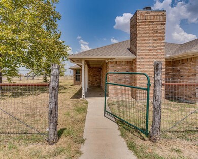 833 Isom Rd, Ennis, TX 75119 - photo 4