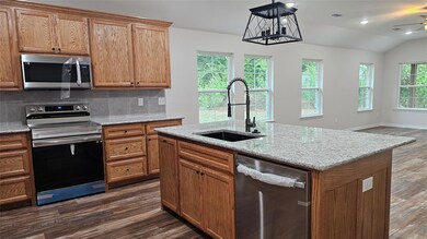 816 W 11th St, Bonham, TX 75418 - photo 3