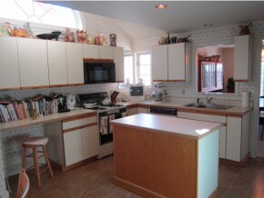 Eat-in Kitchen